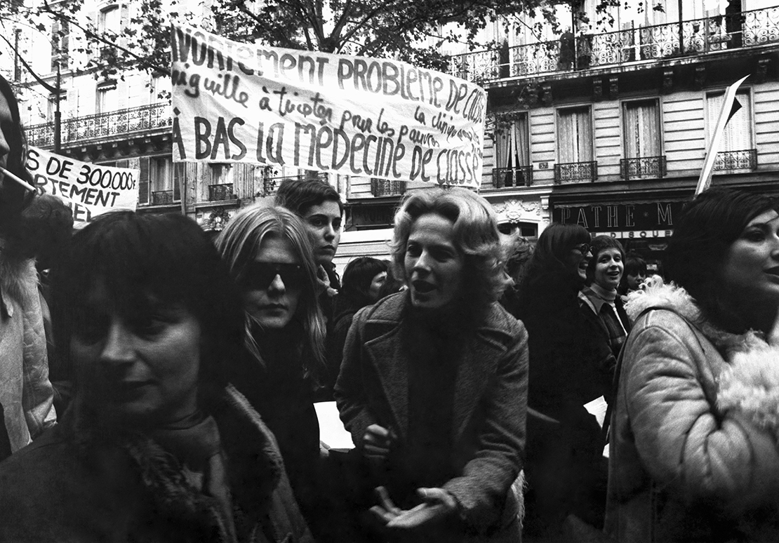 Delphine Seyrig et Agnès Varda lors d’une manifestation féministe