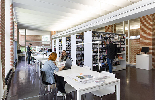 La bibliothèque du LaM