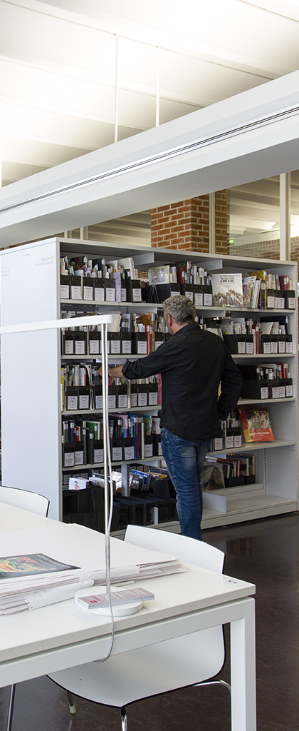 La bibliothèque du LaM