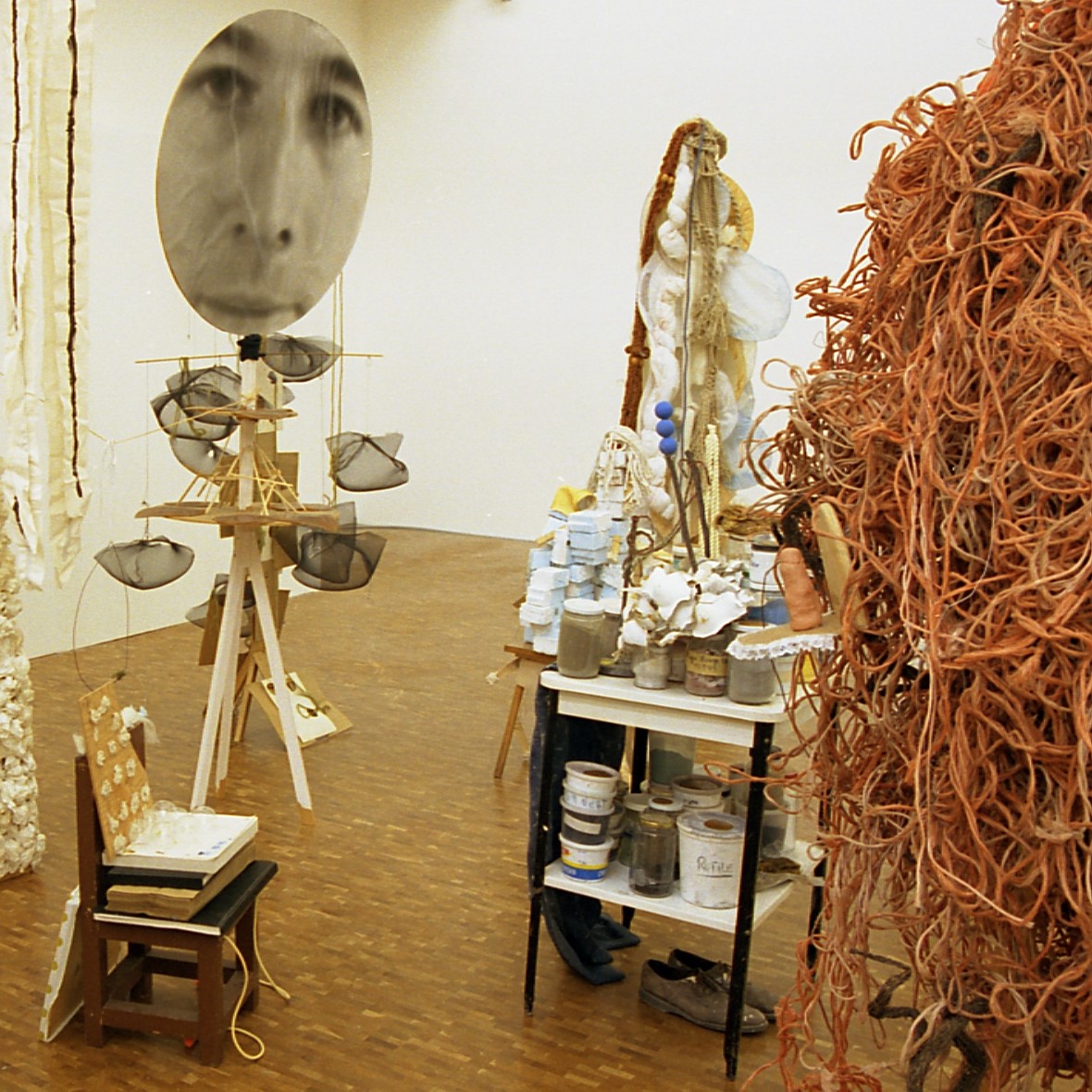 Multitudes d'œuvres plastiques.