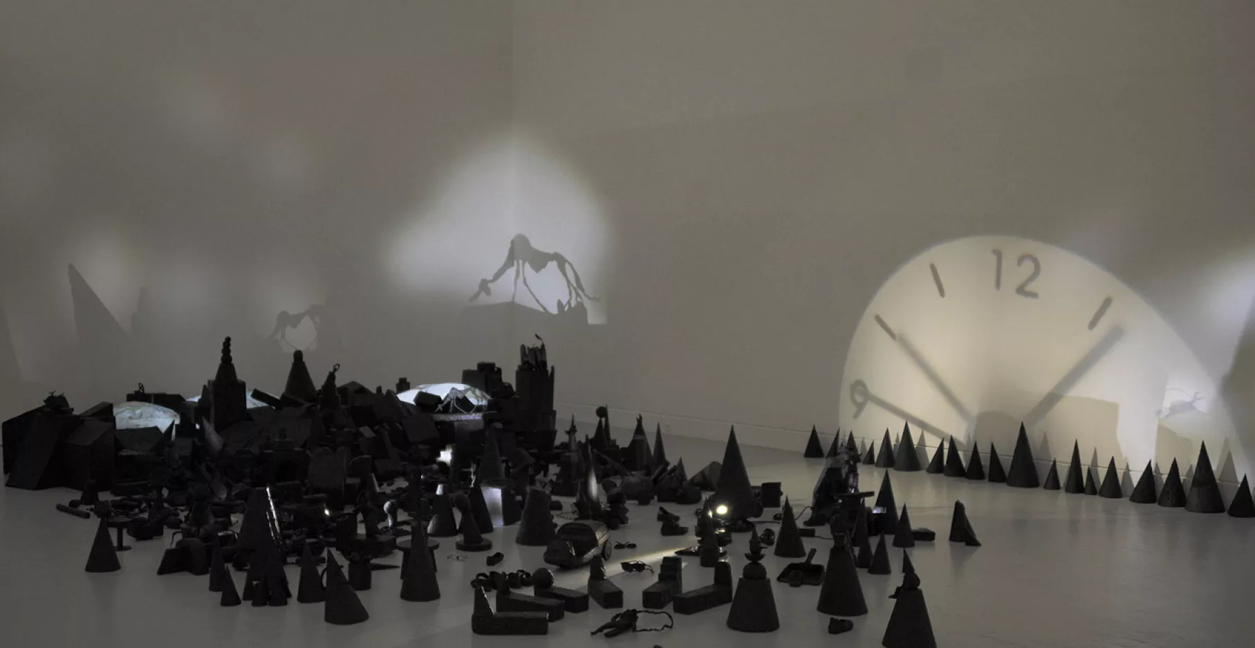 "Sans légende" (2011-2012) d'Annette Messager