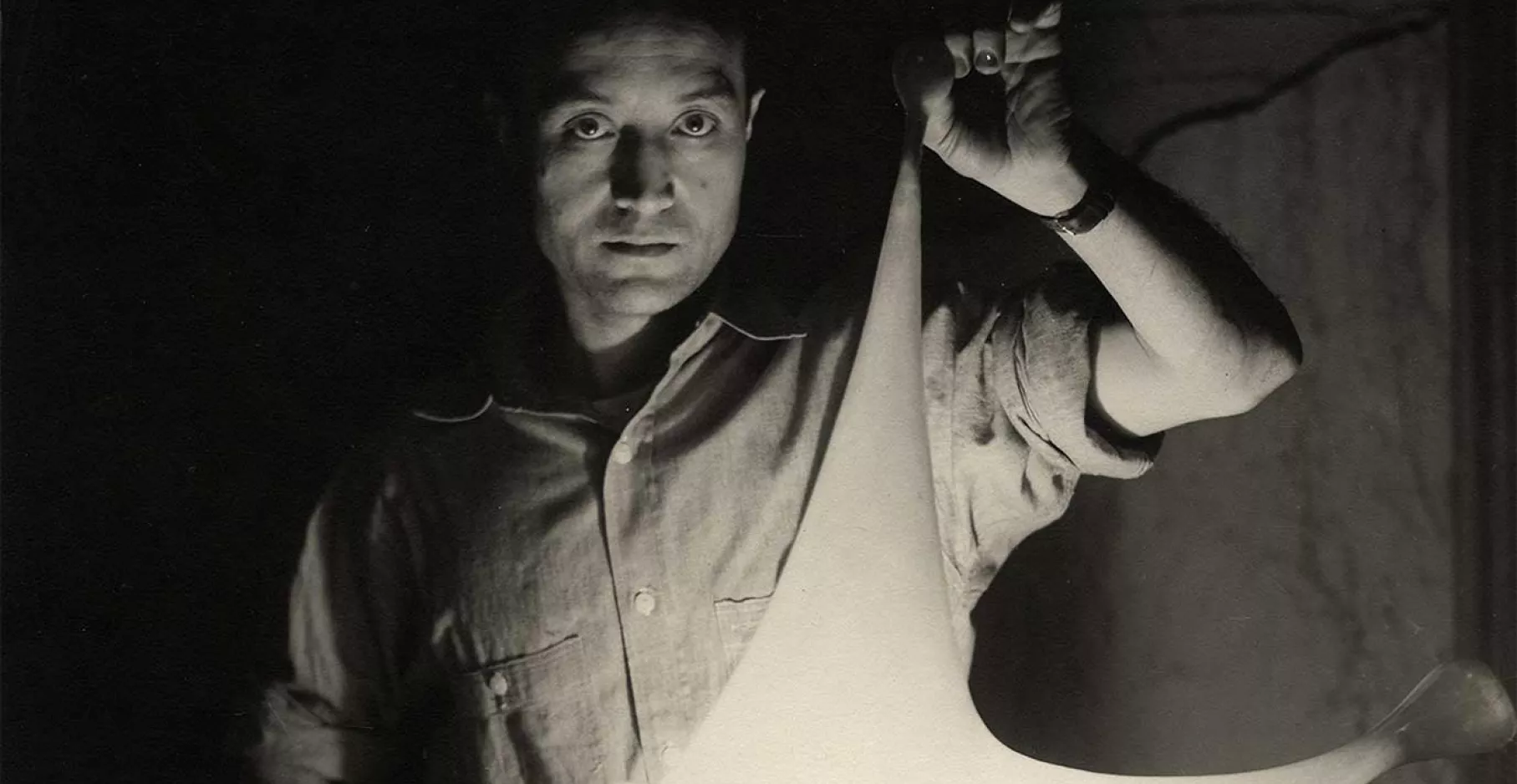 Portrait de Isamu Noguchi.